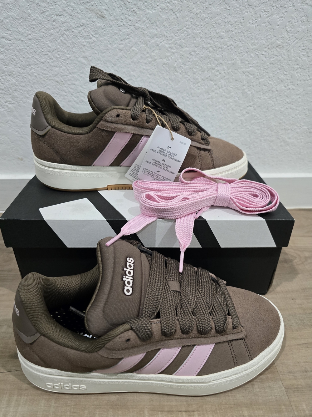 adidas Women's Brown Sneakers with Pink Stripes and Extra Laces